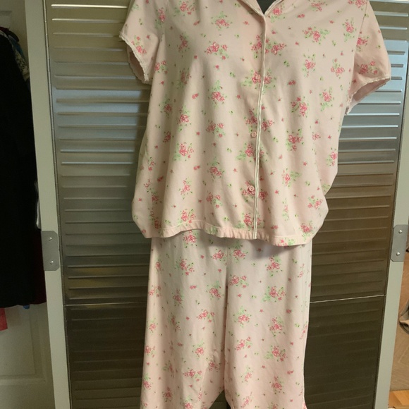 Secret Pleasures capri pajamas - Picture 2 of 4